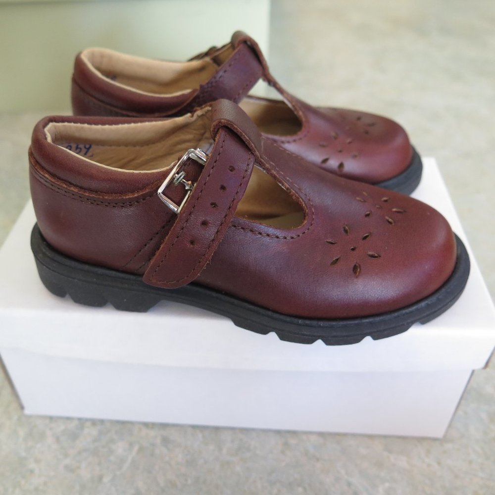 Amilio Kepner Scott Toddler Shoes Brown T-strap size 6 New in box made in USA